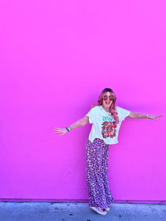 💖 @rachelklincoln is LIVE NOW! Get ready…the Next Live Show is 3/29💖 - Picture 3 of 14